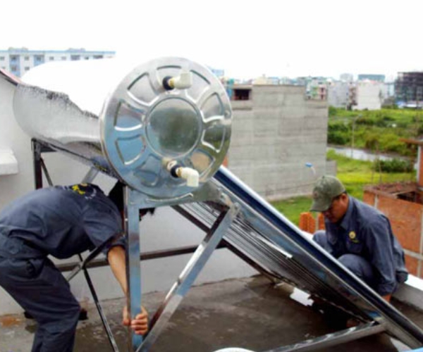 cách sửa máy nước nóng năng lượng bị hút dẹp hoặc phình to