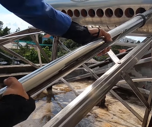 Tháo ống năng lượng mặt trời