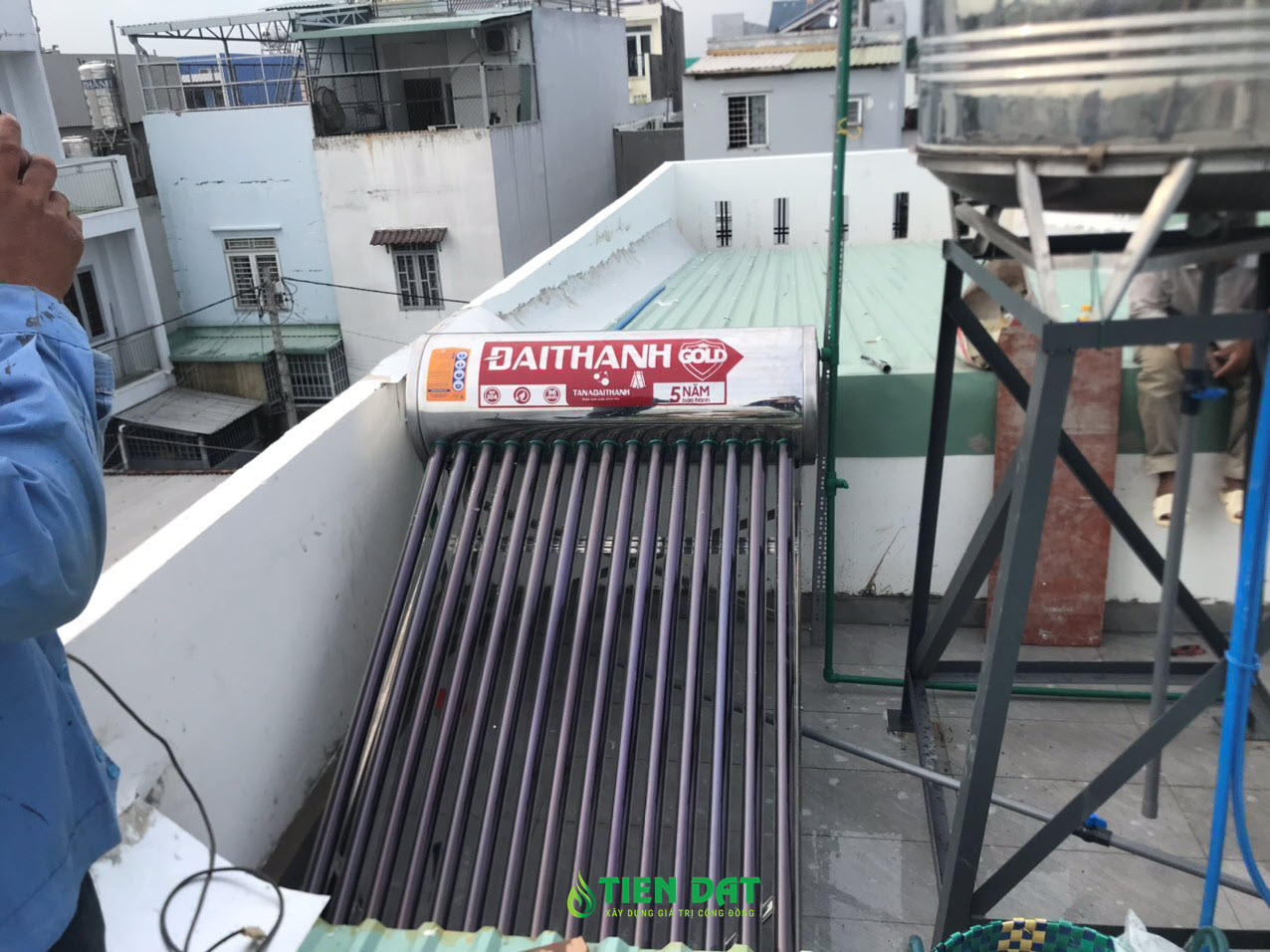 vệ sinh máy nước nóng năng lượng mặt trời vệ sinh máy nước nóng năng lượng mặt trời