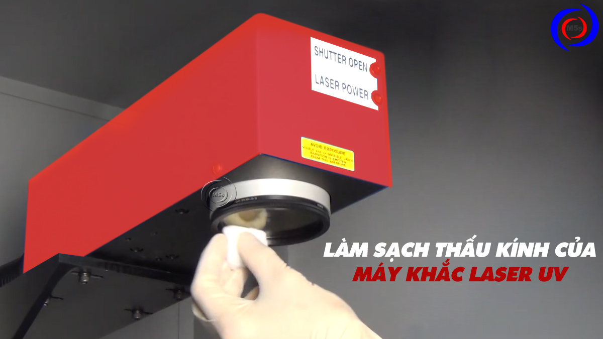Làm sạch thấu kính của máy khắc laser uv Làm sạch thấu kính của máy khắc laser uv