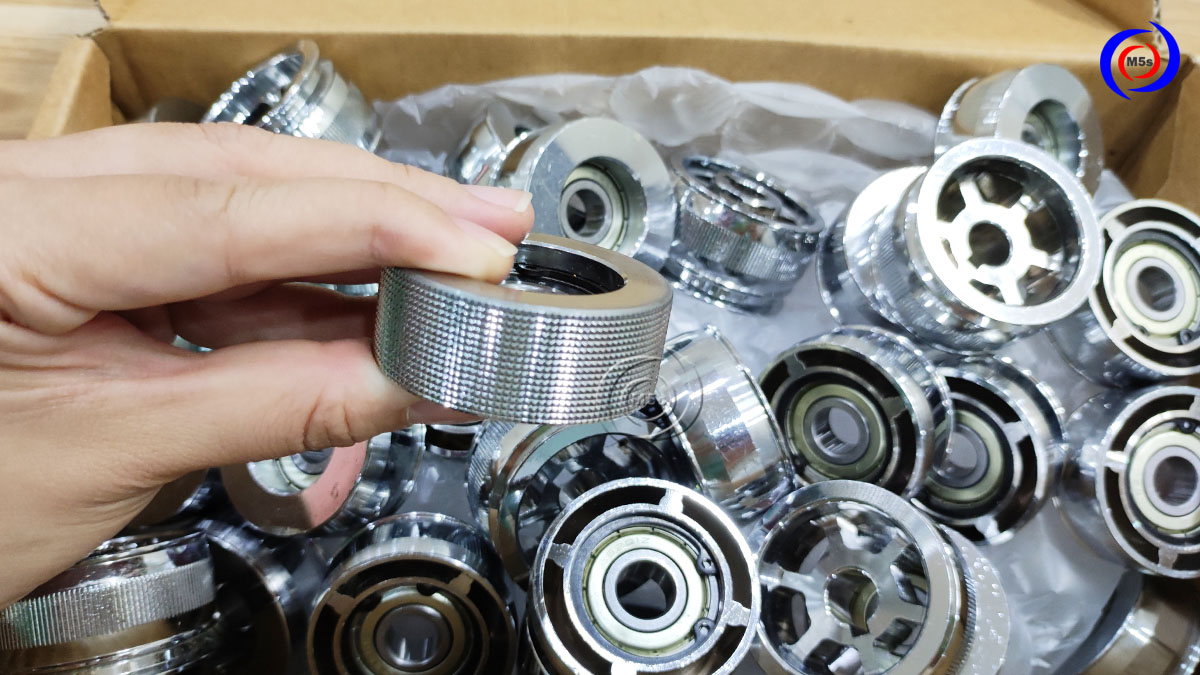 Bánh xe dập nổi của máy hàn túi ni lông liên tục Bánh xe dập nổi của máy hàn túi ni lông liên tục