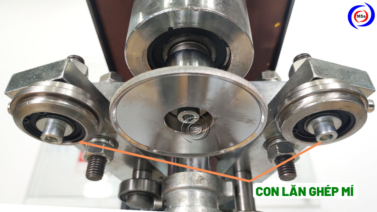 Vị trí con lăn của máy viền mí lon Vị trí con lăn của máy viền mí lon