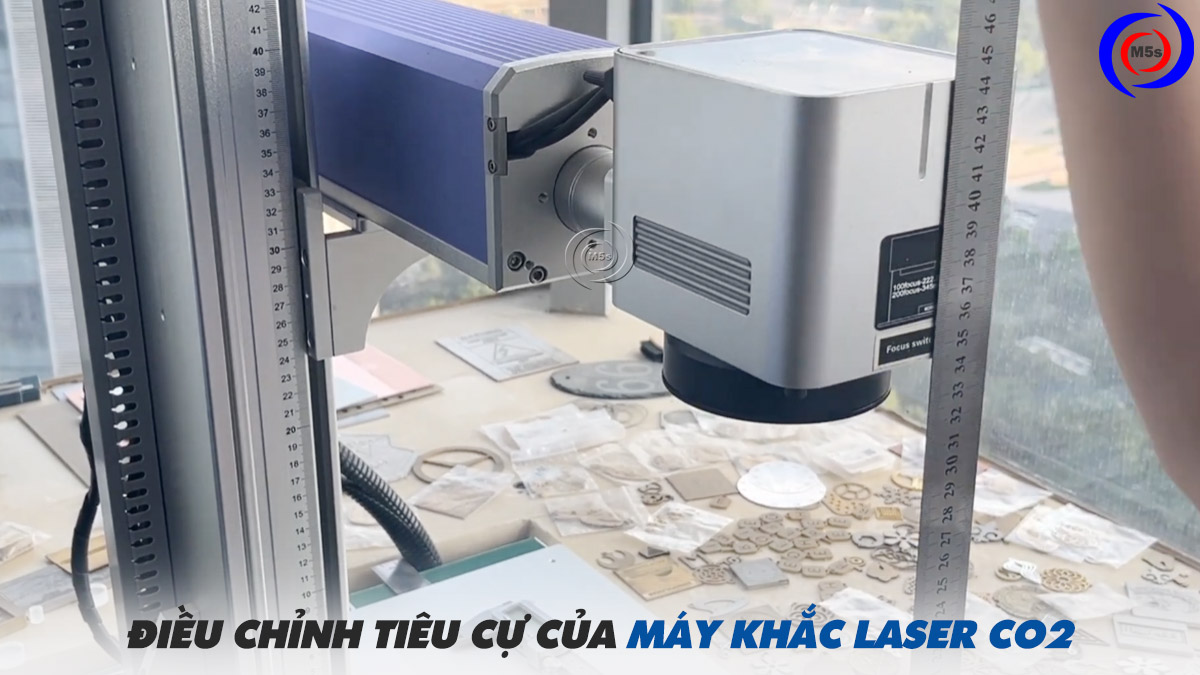 Điều chỉnh tiêu cự máy khắc laser co2 Điều chỉnh tiêu cự máy khắc laser co2