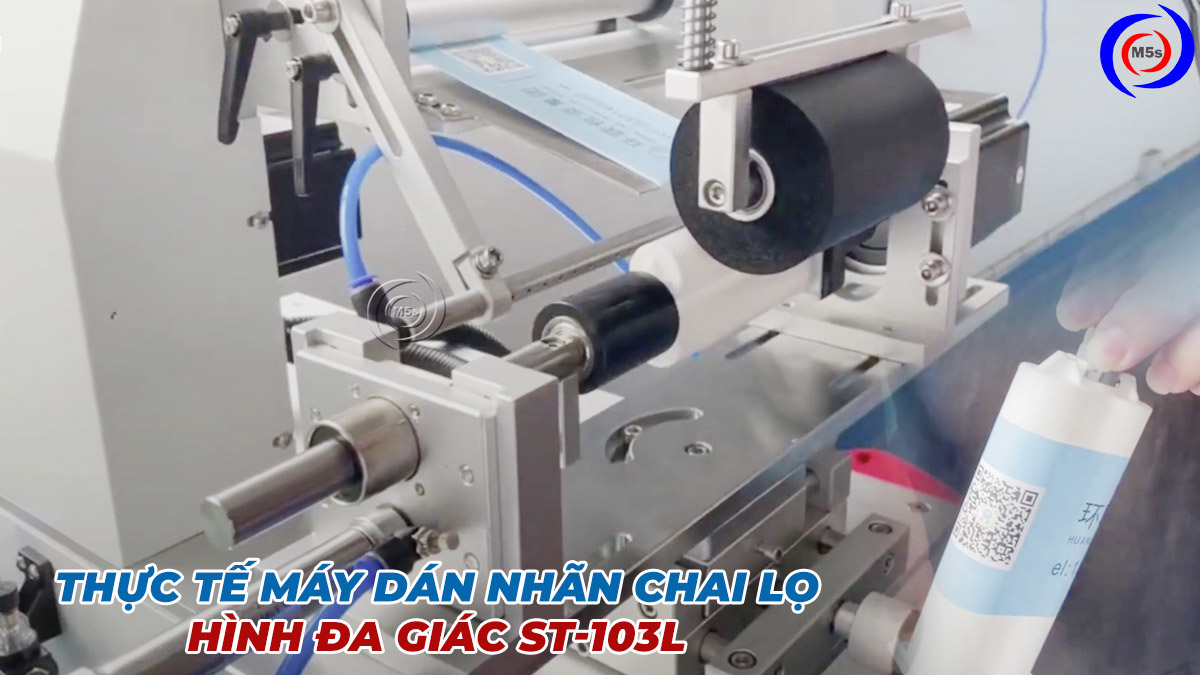 Máy dán nhãn chai lọ hình đa giắc ST-103L Máy dán nhãn chai lọ hình đa giắc ST-103L