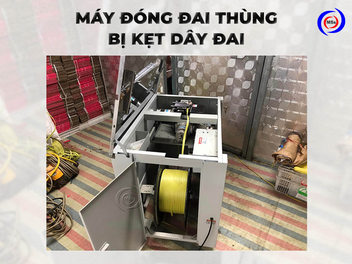 Dây đai máy đóng dây đai bị kẹt, không phóng được dây  Dây đai máy đóng dây đai bị kẹt, không phóng được dây
