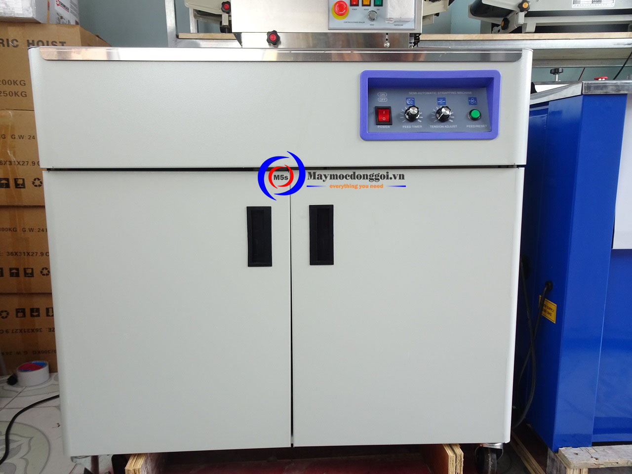 máy đóng đai thùng bán tự động Máy đóng đai thùng bán tự động DBJ-1