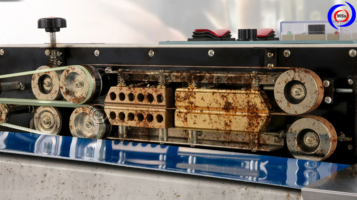 các bộ phận của máy hàn miệng túi cũ xuống cấp các bộ phận của máy hàn miệng túi cũ xuống cấp