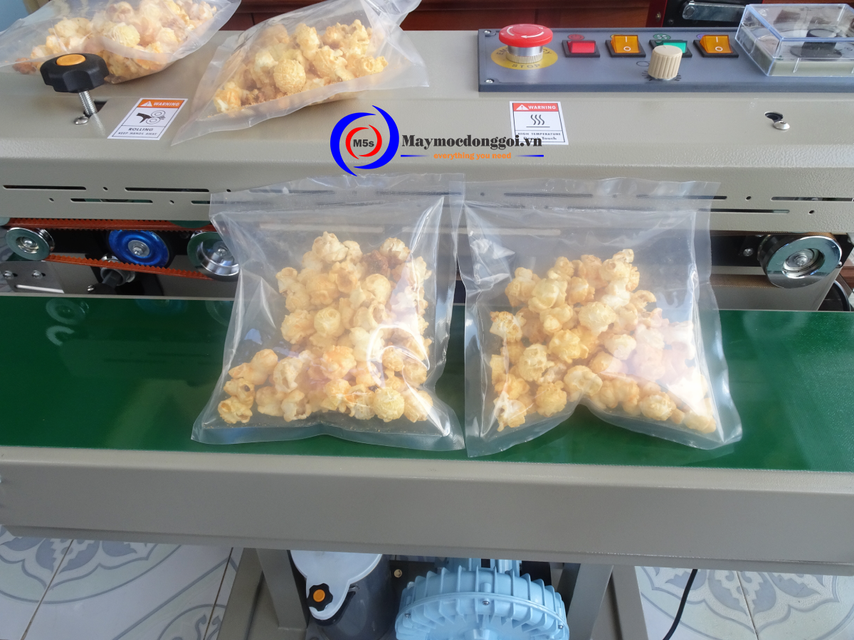 Thành phẩm của máy hàn túi snack có thổi khí Thành phẩm của máy hàn túi snack có thổi khí