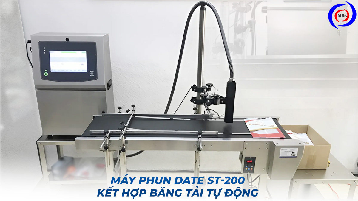 Máy in date code công nghiệp ST-200 kết hợp băng tải tự động Máy in date code công nghiệp ST-200 kết hợp băng tải tự động