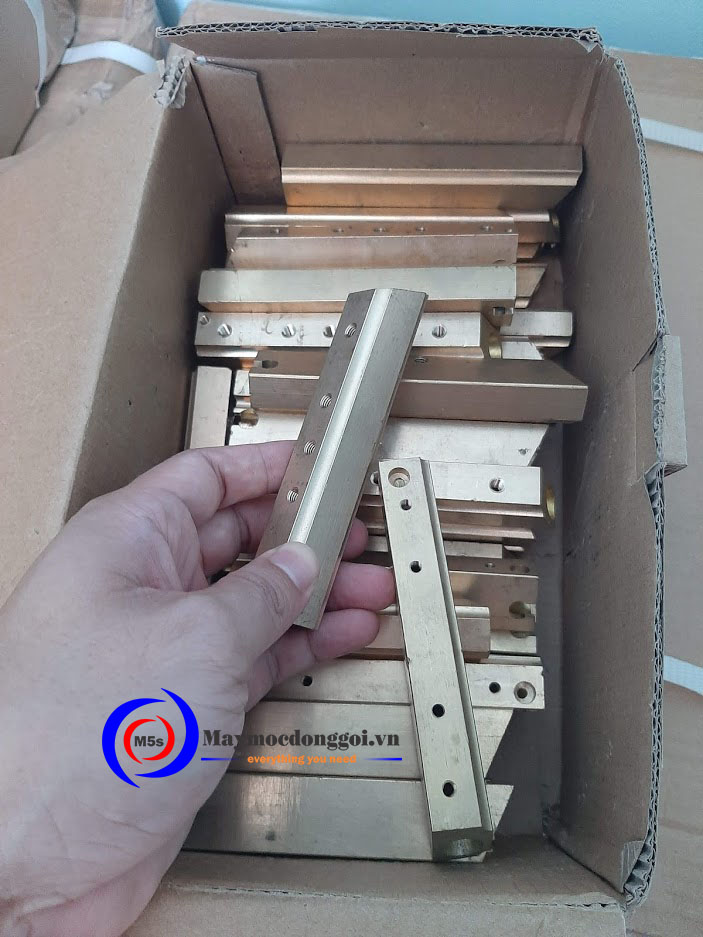 Thanh đồng máy hàn miệng túi liên tục Khi mua thanh đồng máy hàn miệng túi liên tục, người dùng cần chú ý điều này