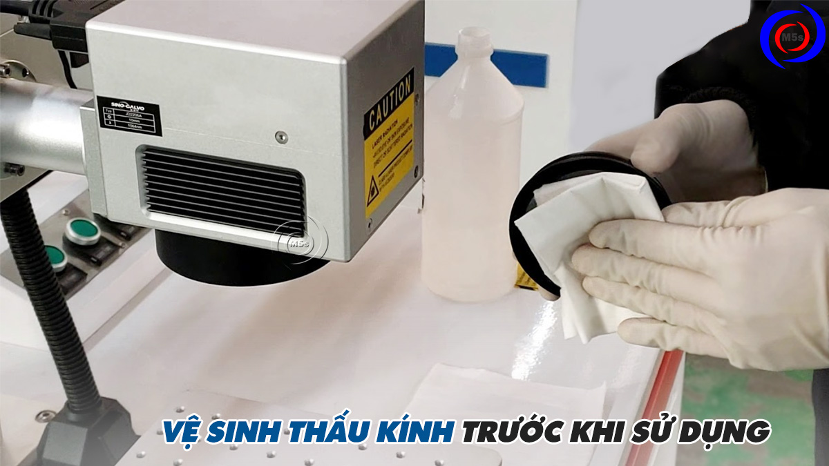 Vệ sinh thấu kính máy khắc laser Vệ sinh thấu kính máy khắc laser