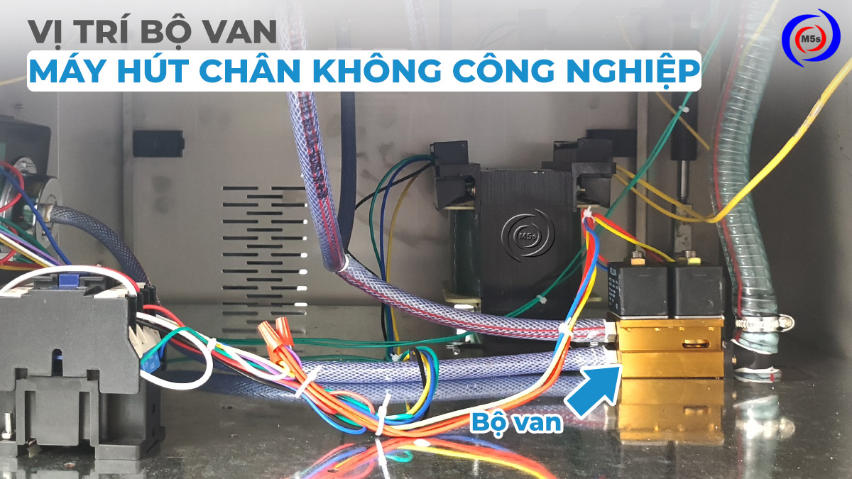 Vị trí bộ van từ trên máy máy hút chân không công nghiệp Vị trí bộ van từ trên máy máy hút chân không công nghiệp