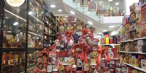 Top 4 hộp bánh kẹo nhập khẩu dành cho những bạn muốn tiết kiệm chi phí khi mua quà tết cao cấp giá sỉ
