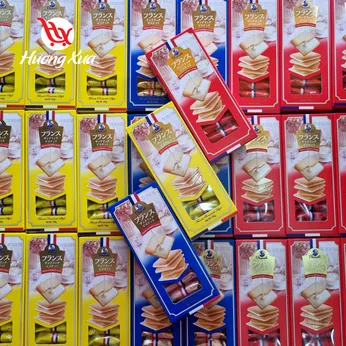 Bánh quy kẹp kem Dominate vị sữa hộp giấy 130gr (màu đỏ vàng và xanh)