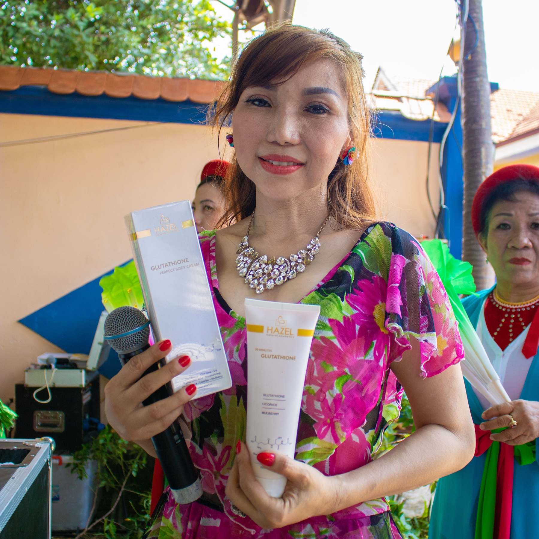 MC, Ca sỹ Cẩm Như MC, Ca sỹ Cẩm Như