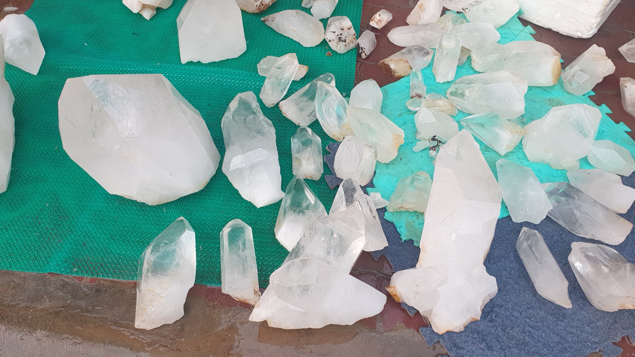 Đá thạch anh trắng tự nhiên