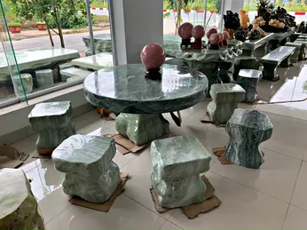 Cung cấp bàn ghế đá tự nhiên nguyên khối đẹp uy tín tại Bắc Giang