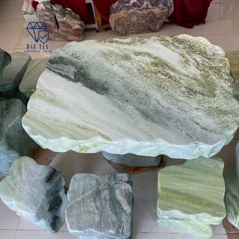 Bàn ghế đá tự nhiên - KT 98 x 72 cm