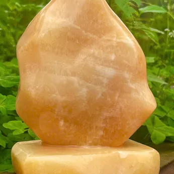 Núi đá ngọc hoàng long