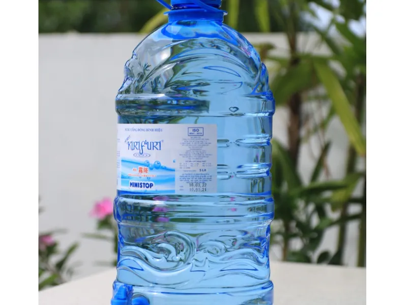 Nước uống đóng bình vòi KIRIFURI 05 lít Bến Tre