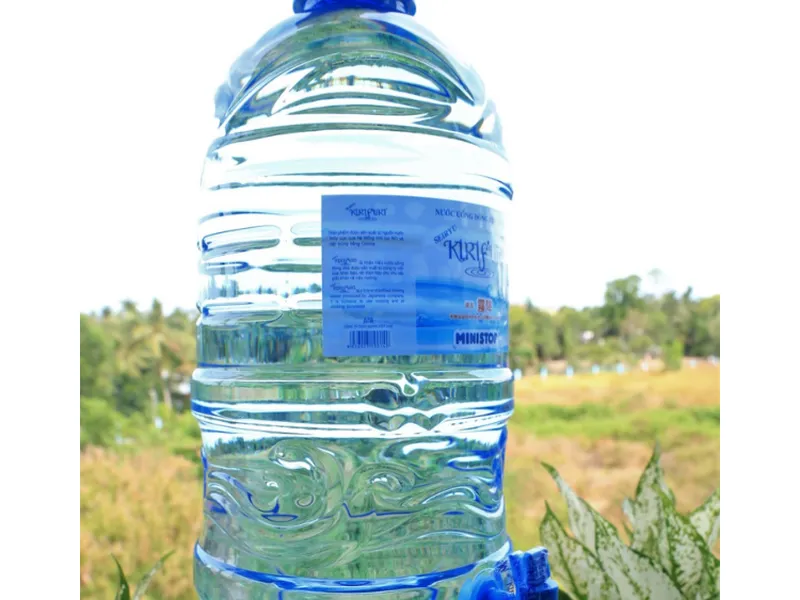 Nước uống đóng bình vòi KIRIFURI 05 lít Bến Tre
