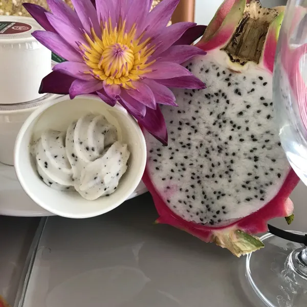 Kem thanh long tươi 