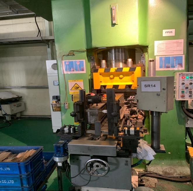 Máy sản xuất dao Máy sản xuất dao