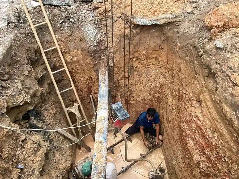 Kỹ thuật khoan ngầm thủ công kéo ống HDPE băng qua đường