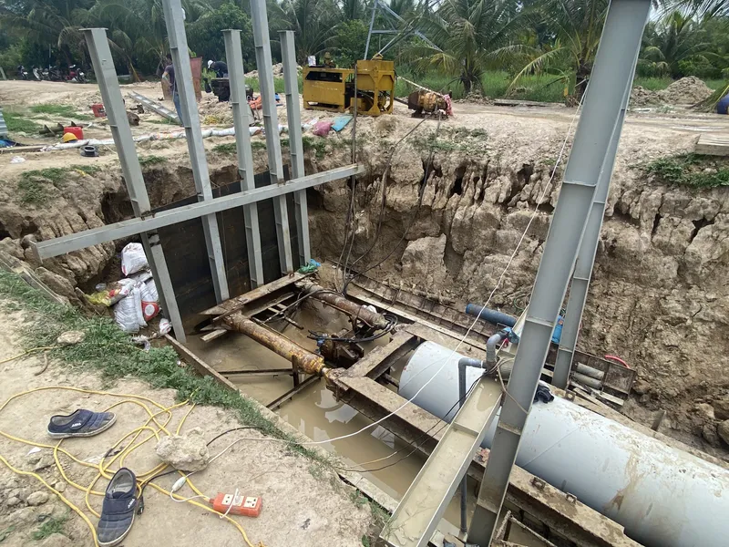 Hàn và Lắp đặt Ống Ngầm bằng Kỹ thuật Khoan Ngang Định hướng (HDD)