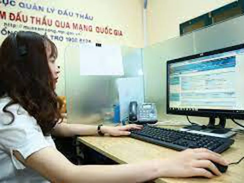 Hồ sơ mời thầu đấu thầu công khai và bất cập đấu thầu qua mạng