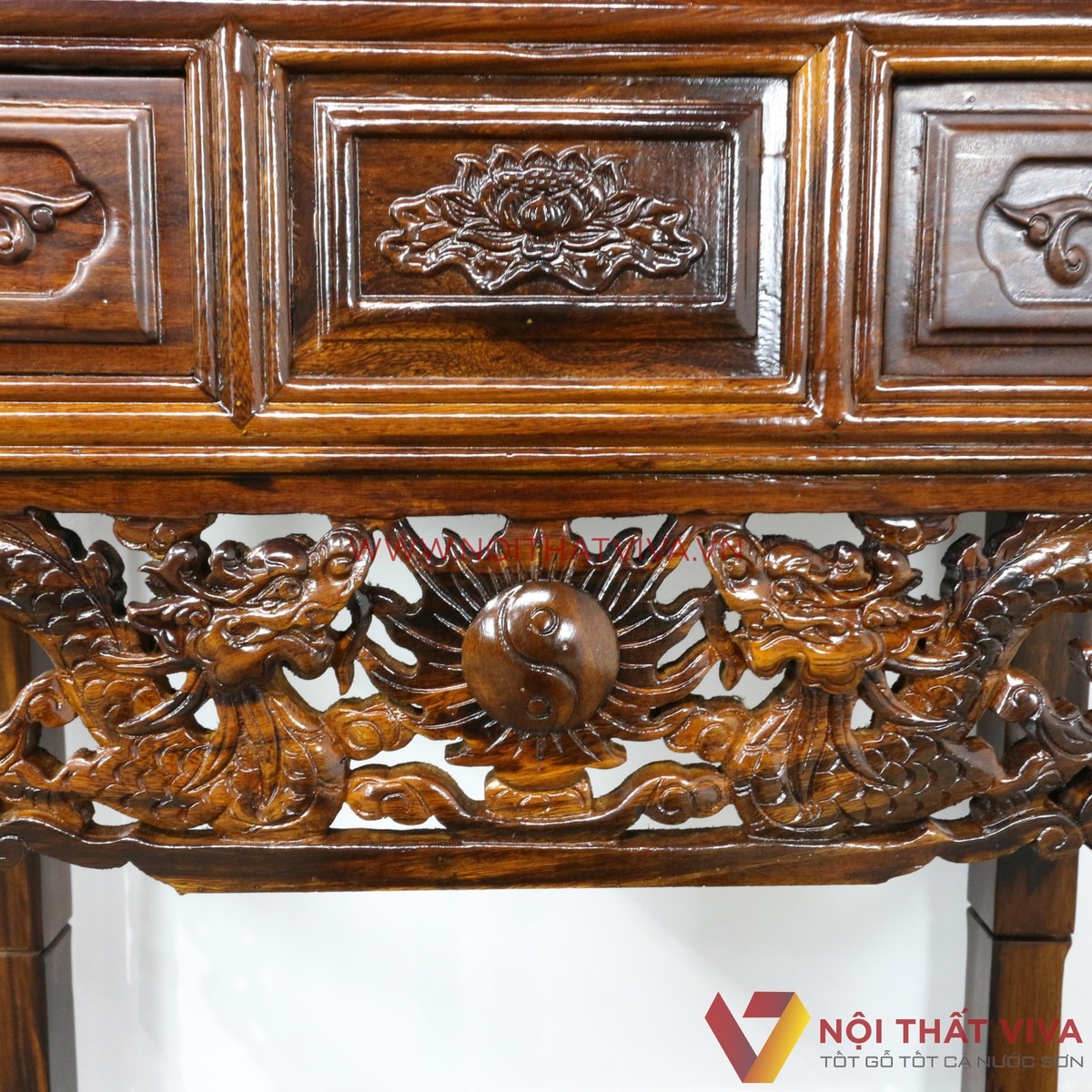 Top 6+ mẫu b&agrave;n thờ gỗ đẹp, chuẩn phong thủy b&aacute;n chạy nhất hiện nay