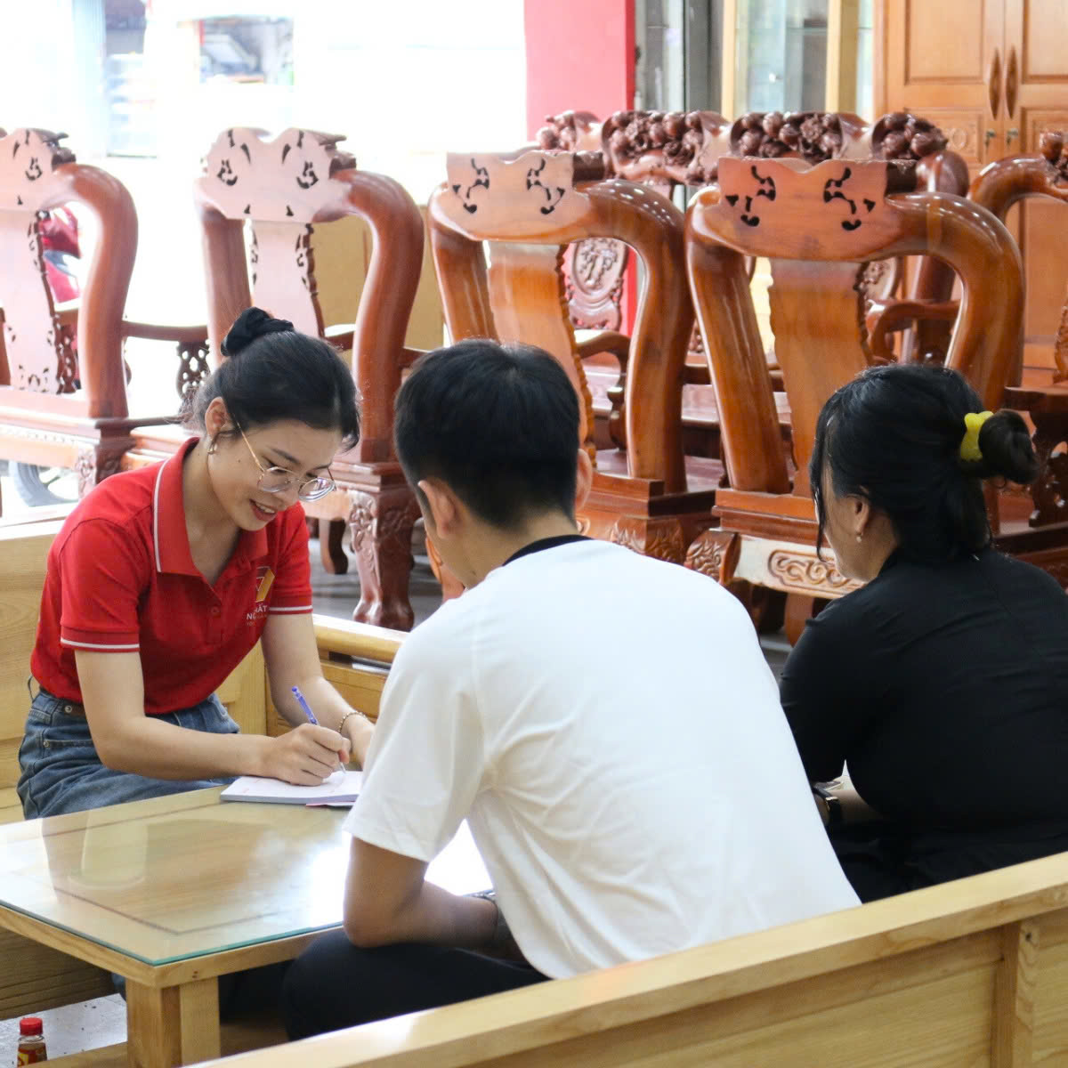 Top địa điểm nội thất phường Bình Trưng chuyên thi công, gia công quầy lễ tân