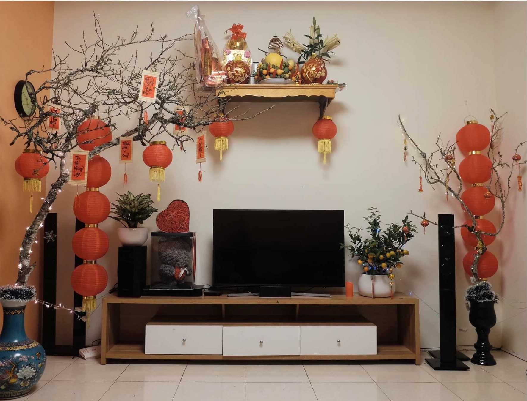  Top 6 mẫu kệ tivi gỗ tự nhi&ecirc;n hiện đại, đẹp ng&agrave;y Tết b&aacute;n chạy nhất