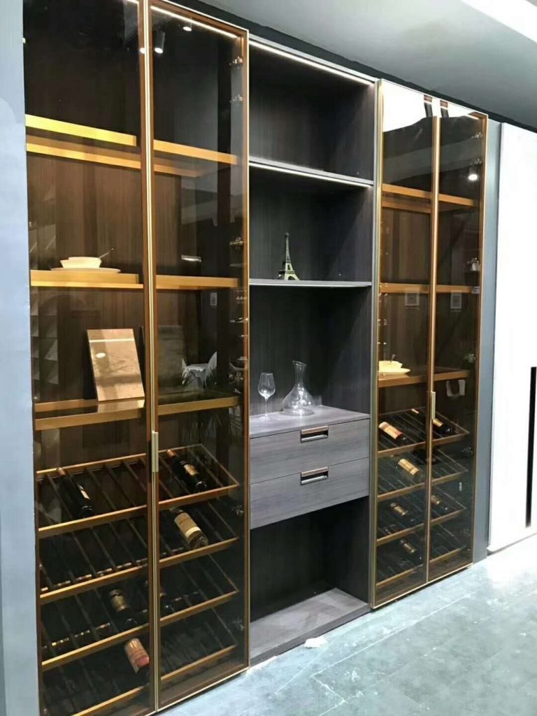 Tại sao nên chọn tủ rượu nhôm kính? Ưu nhược điểm & cách chọn chuẩn Tại sao nên chọn tủ rượu nhôm kính? Ưu nhược điểm & cách chọn chuẩn