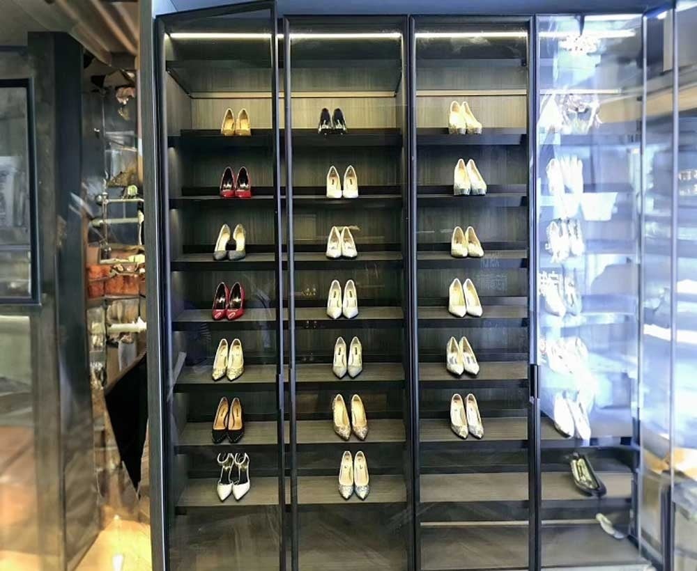 25+ mẫu tủ đựng gi&agrave;y c&aacute;nh k&iacute;nh đẹp, hiện đại cho nh&agrave; phố v&agrave; căn hộ