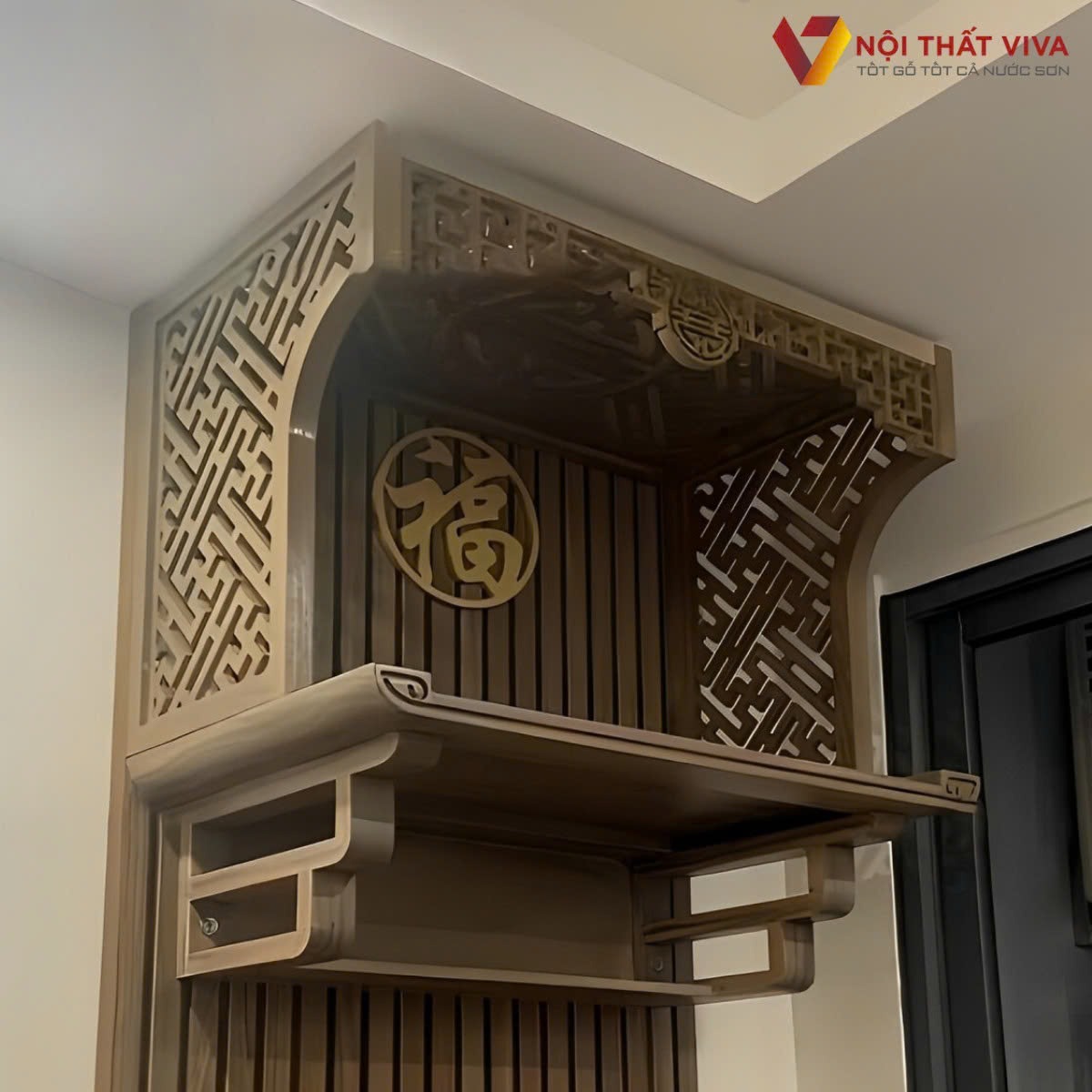 28+ Mẫu b&agrave;n thờ treo tường ph&ograve;ng kh&aacute;ch đẹp, sang trọng, chuẩn phong thủy 