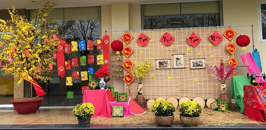 55+ Cách trang trí Tết văn phòng 2026 đẹp, tiết kiệm chi phí nhất 55+ Cách trang trí Tết văn phòng 2026 đẹp, tiết kiệm chi phí nhất