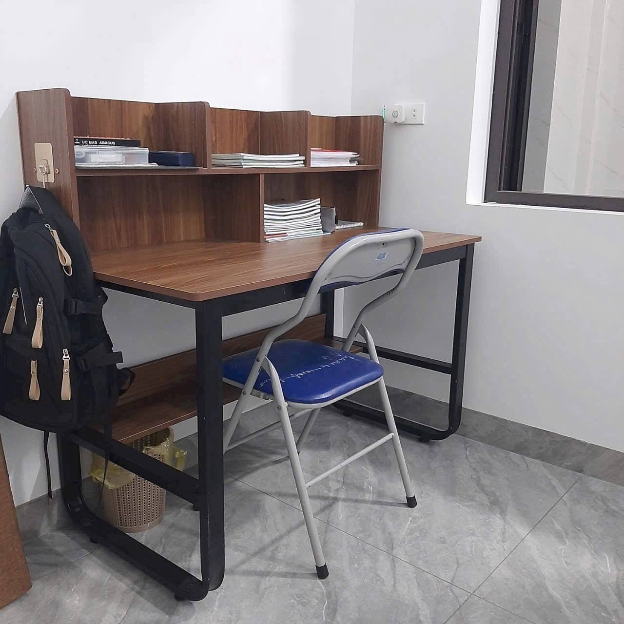 55+ mẫu bàn học sinh chân sắt đẹp, bền, xu hướng đang được ưa chuộng