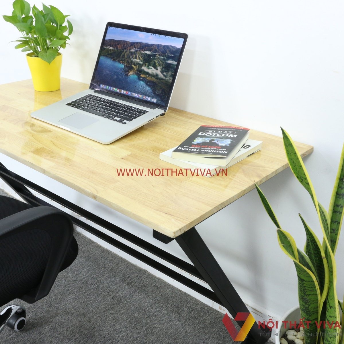 6 mẫu bàn làm việc chân sắt mặt gỗ đẹp, hiện đại đang thịnh hành nhất