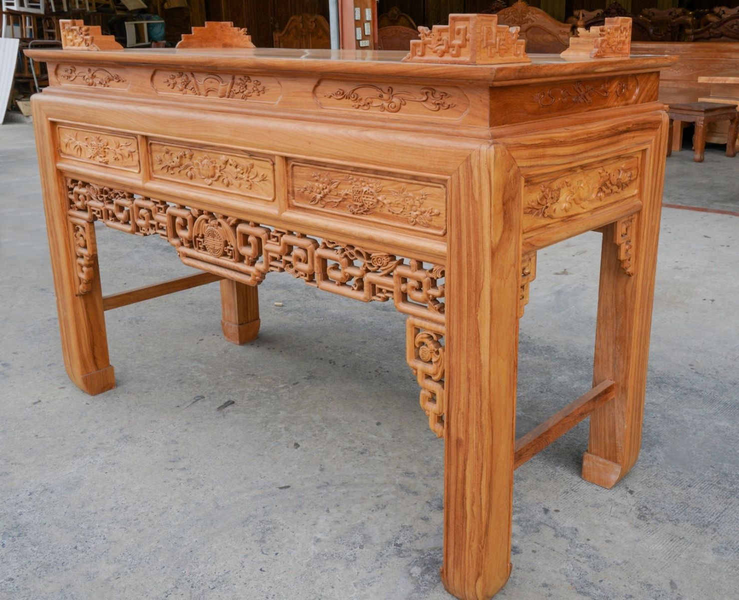  Án gian thờ gỗ gõ đỏ có gì đặc biệt? Khám phá mẫu thiết kế đẹp, chuẩn phong thuỷ việt