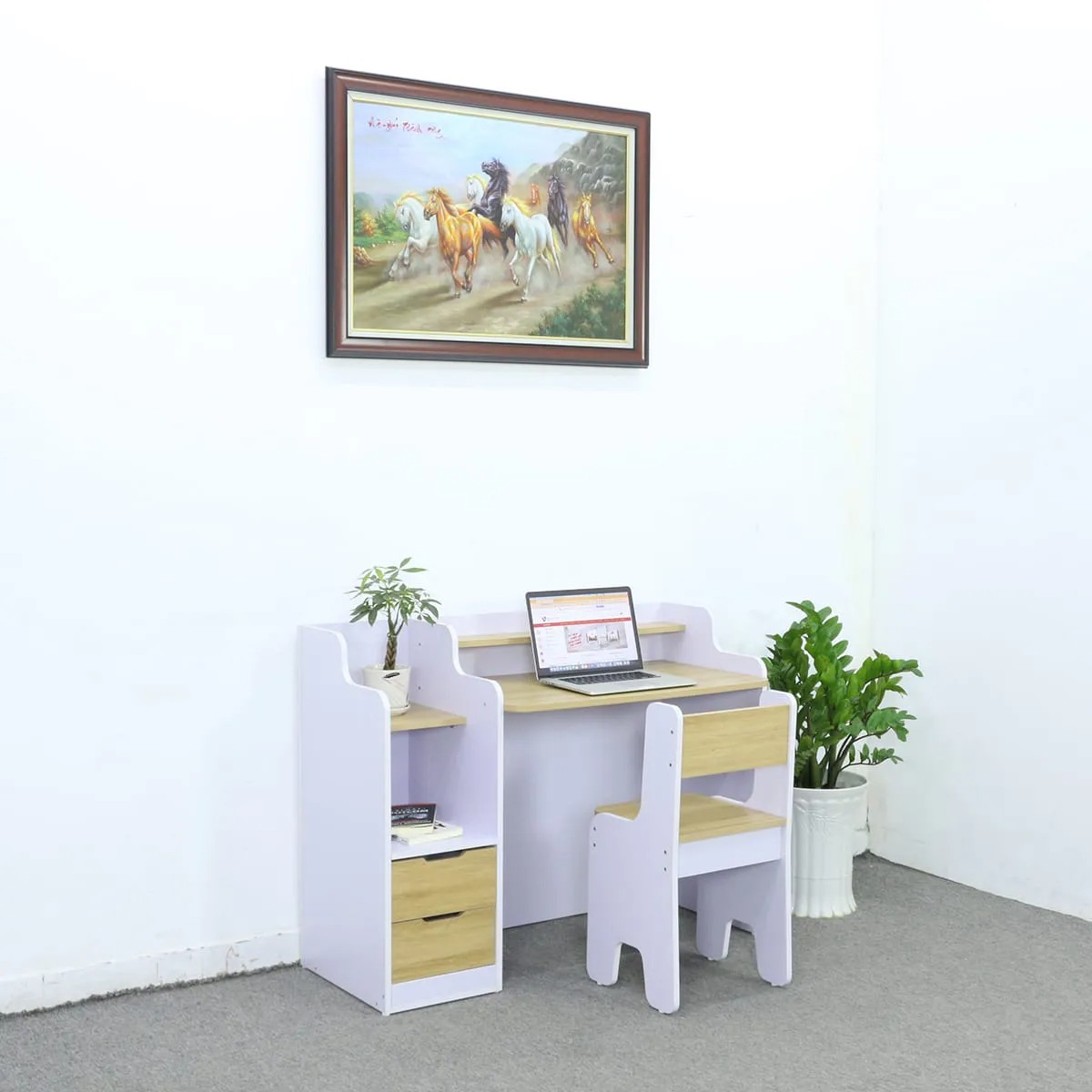 Bàn học sinh MDF có tốt không? Tổng hợp các mẫu cao cấp, được ưa chuộng