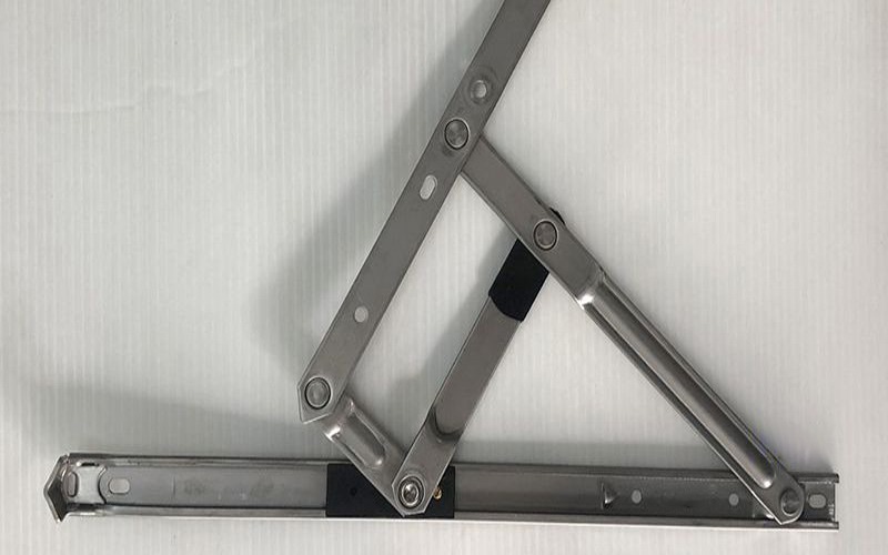 Bản lề chữ A là gì? Ưu điểm, cách lắp đặt và báo giá lề chữ A mới nhất 