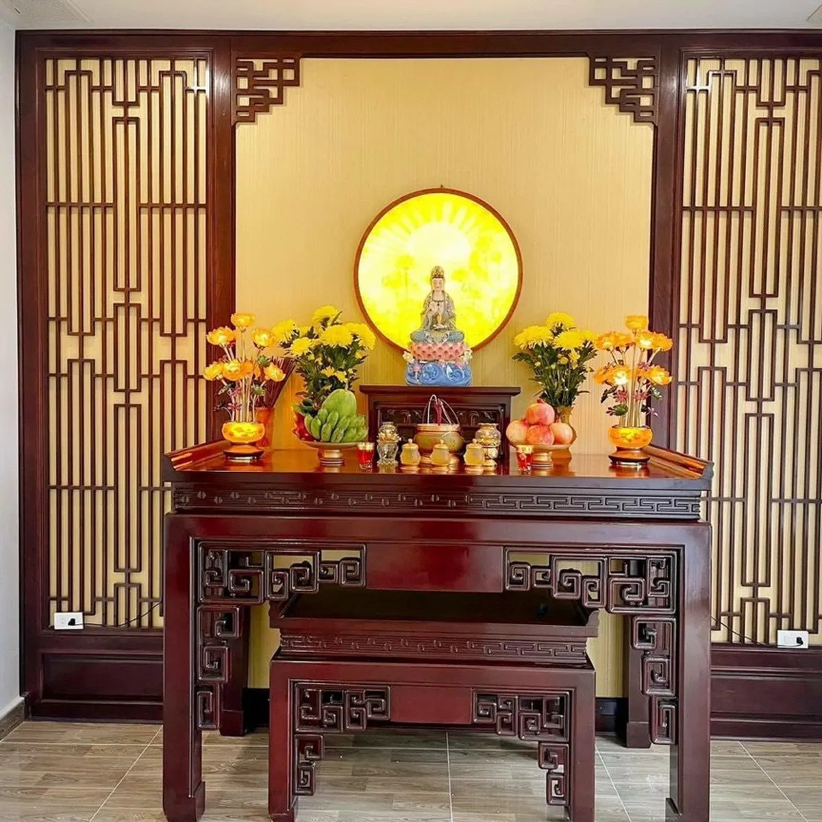 Bàn thờ tổ tiên nên chọn kích thước nào? Gợi ý mẫu đẹp, hợp xu hướng 