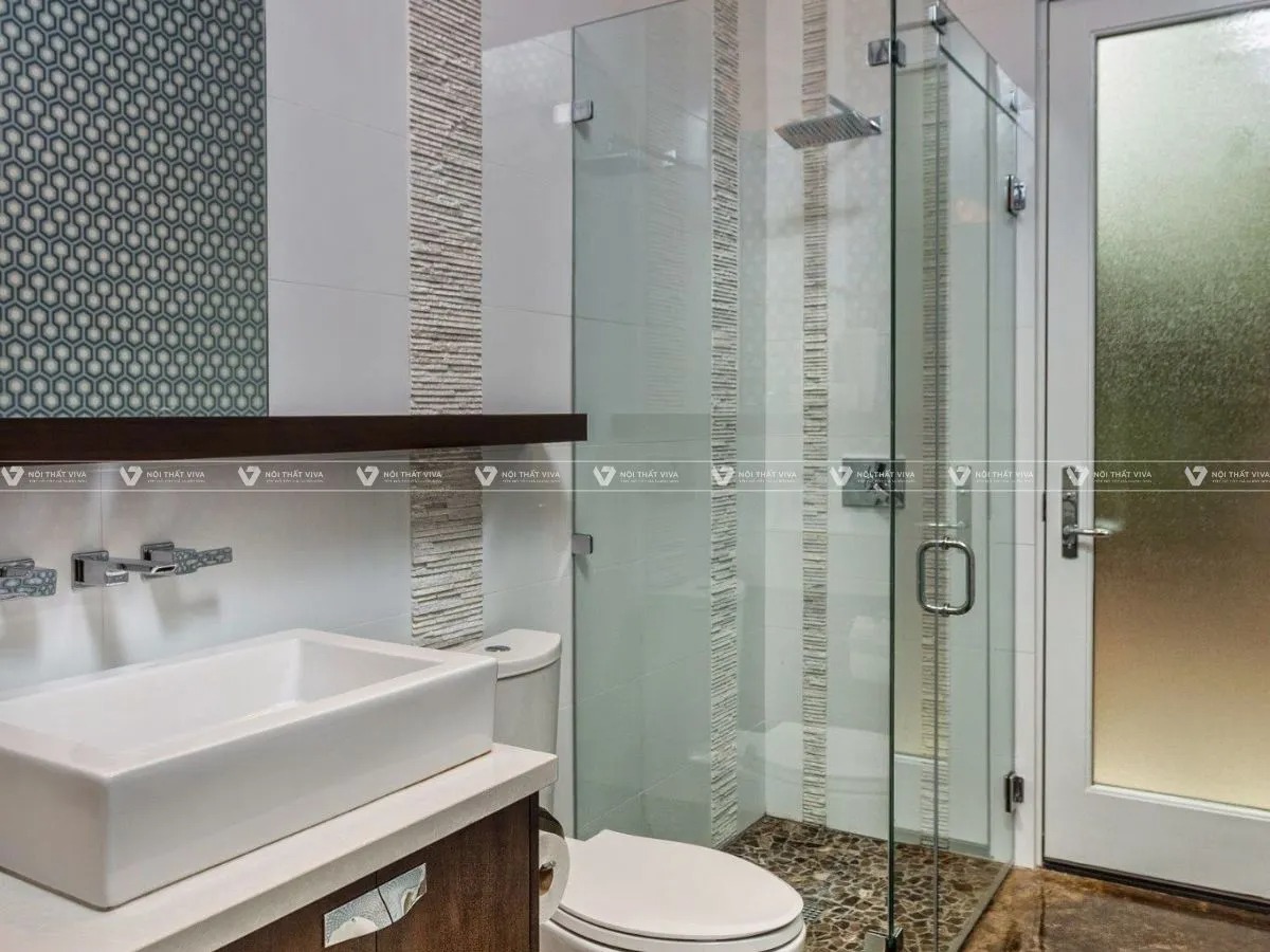 Báo giá vách kính nhà tắm tại TPHCM uy tín, tiện nghi, đẹp khó rời mắt