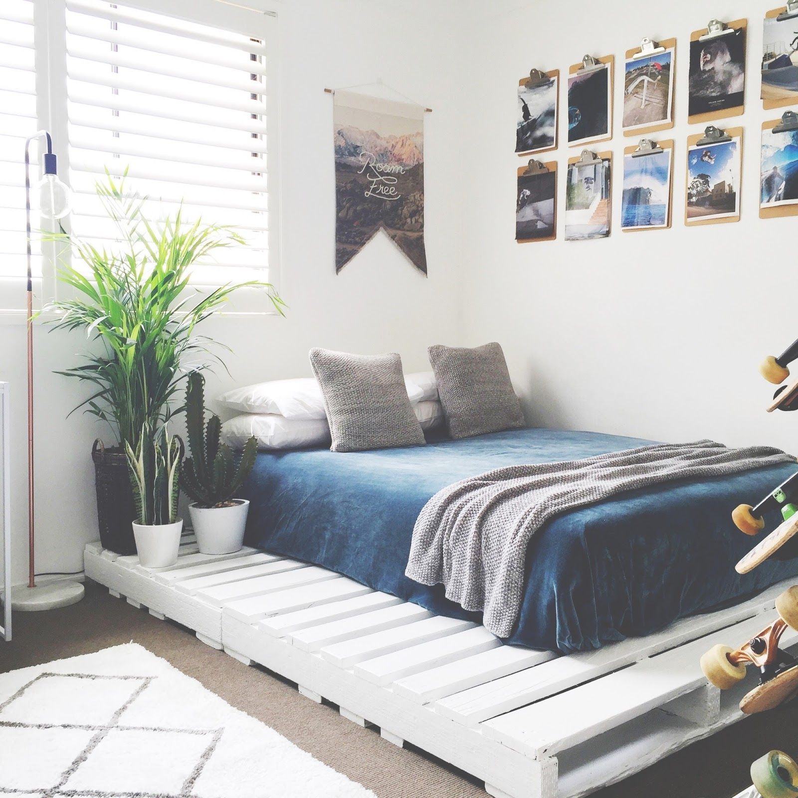 Bật mí 8 cách decor phòng ngủ chill xu hướng 2025, đẹp, rẻ, dễ làm  
