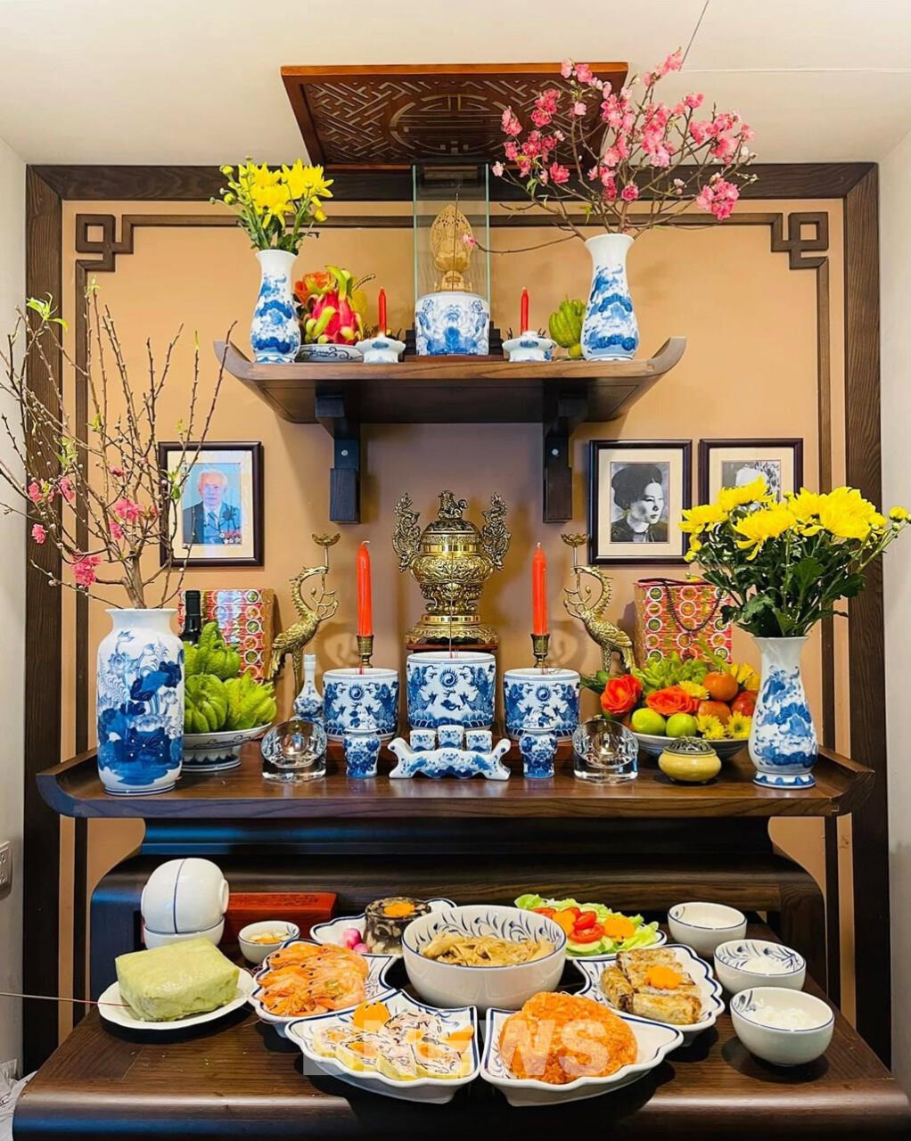 C&aacute;ch b&agrave;y tr&iacute; b&agrave;n thờ treo tường ng&agrave;y Tết đ&uacute;ng chuẩn phong thủy