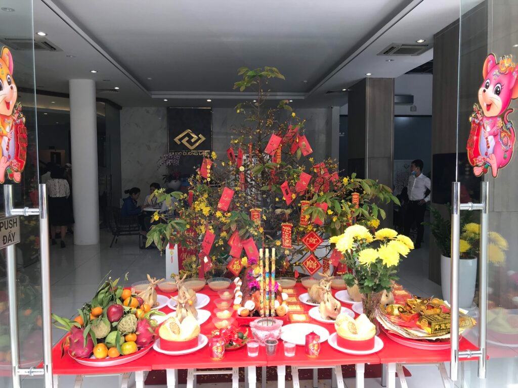 C&aacute;ch c&uacute;ng khai trương đầu năm 2026 đầy đủ lễ nghi v&agrave; văn khấn 