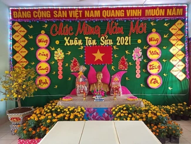 Cách trang trí bàn thờ tổ quốc ngày Tết chuẩn đẹp, tôn nghiêm Cách trang trí bàn thờ tổ quốc ngày Tết chuẩn đẹp, tôn nghiêm