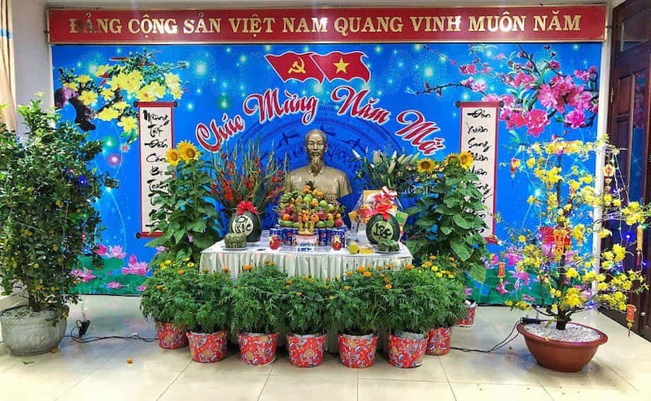 Cách trang trí bàn thờ tổ quốc ngày Tết chuẩn đẹp, tôn nghiêm Cách trang trí bàn thờ tổ quốc ngày Tết chuẩn đẹp, tôn nghiêm