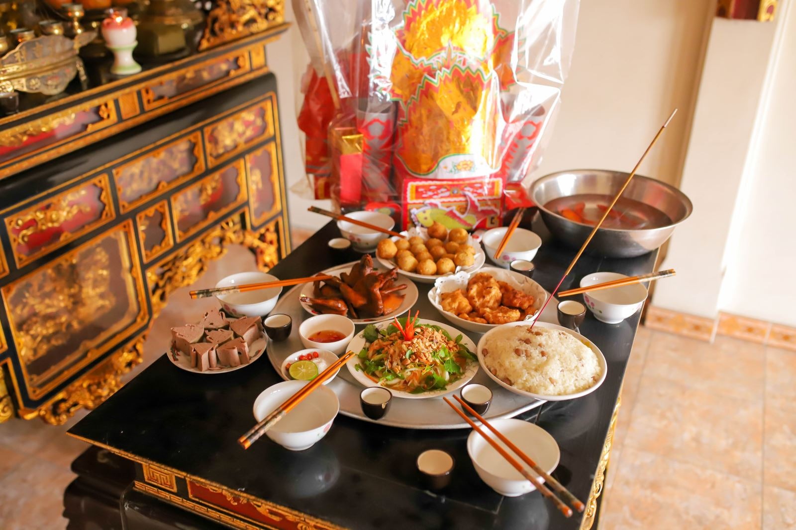 Chi tiết mâm cúng ông công ông táo đầy đủ, đúng truyền thống người Việt Chi tiết mâm cúng ông công ông táo đầy đủ, đúng truyền thống người Việt